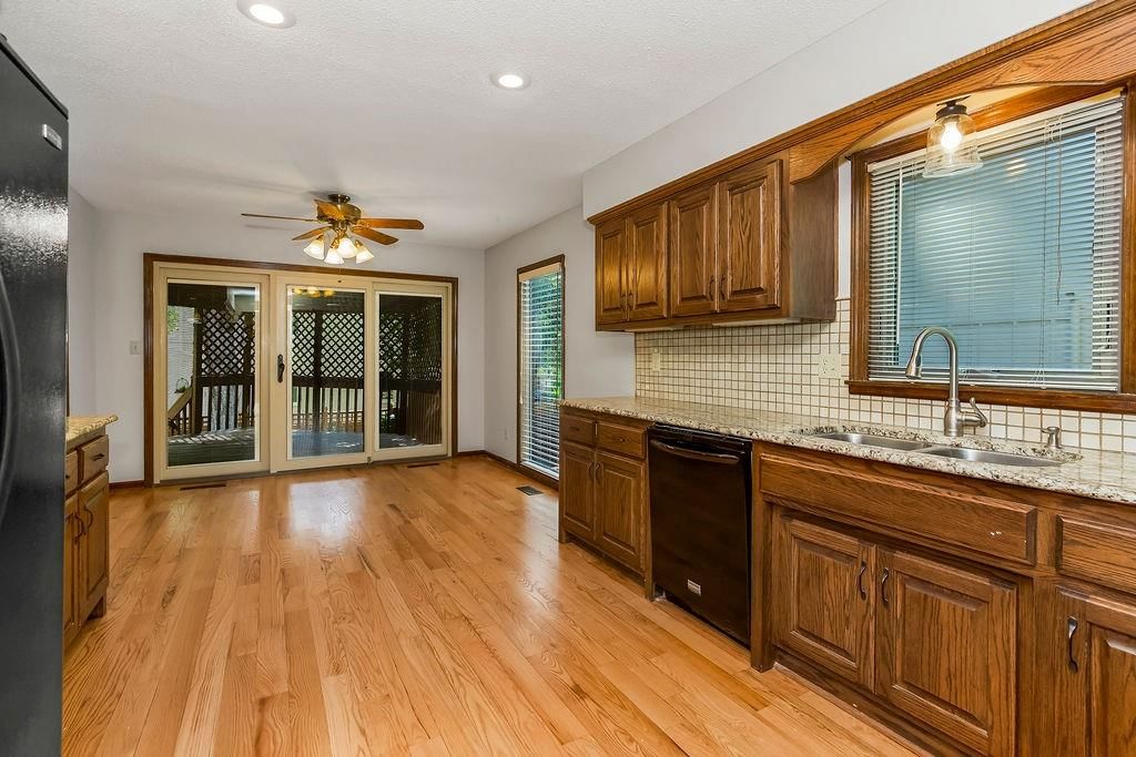 15405 W 90th Street — photo 11