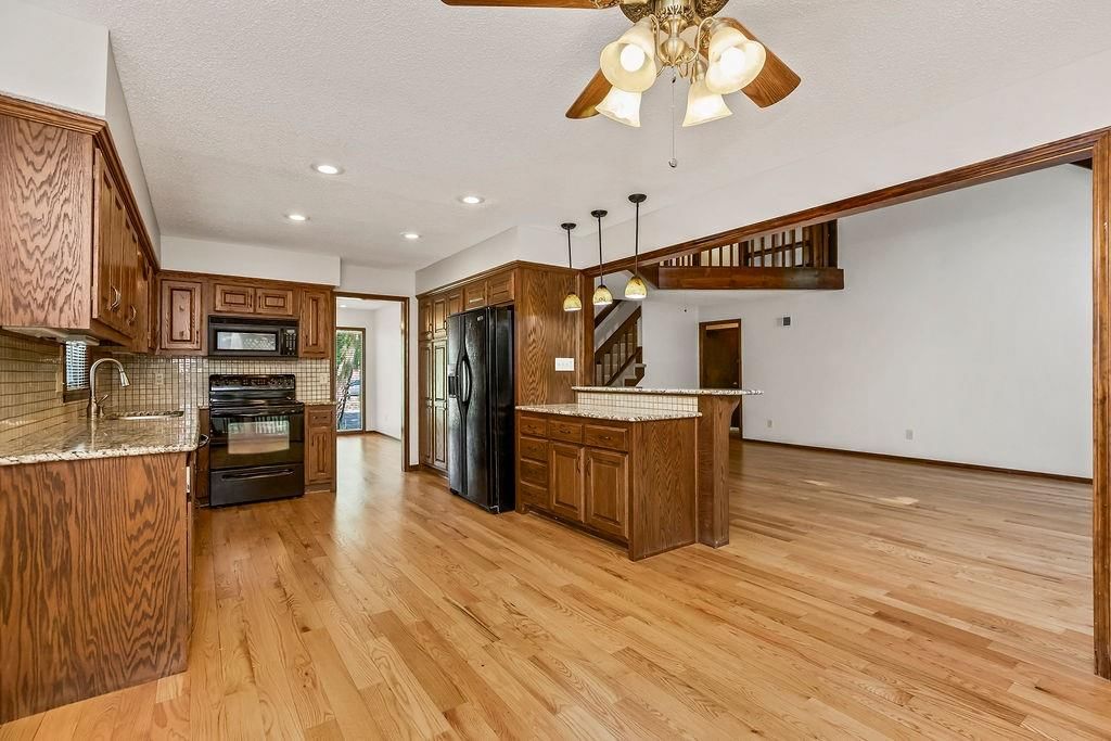 15405 W 90th Street — photo 8