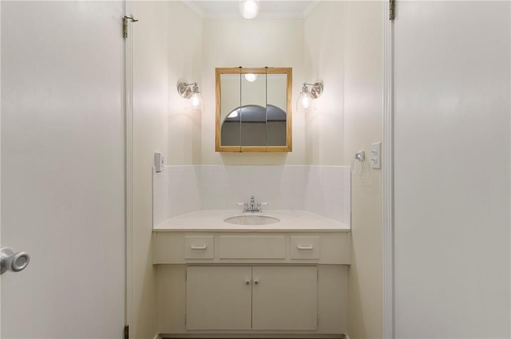 10025 Mastin Drive — photo 29