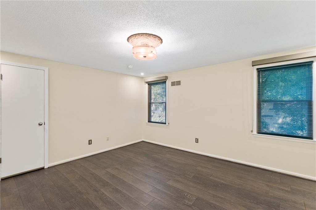 10025 Mastin Drive — photo 33
