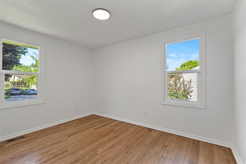 2 W 89th Terrace — photo 16