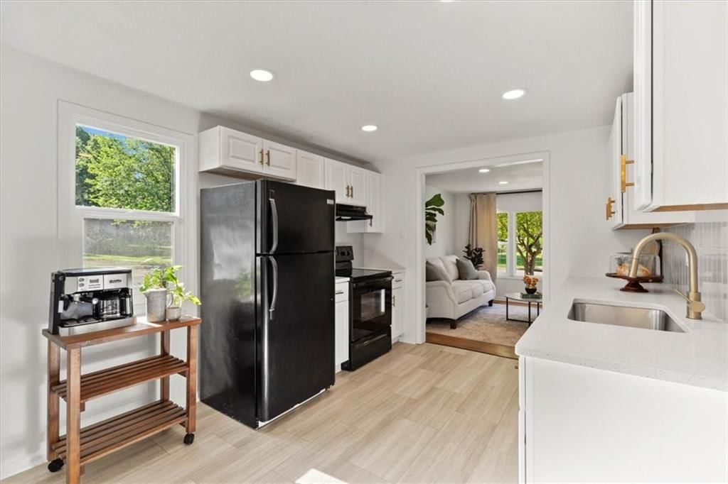 2 W 89th Terrace — photo 10