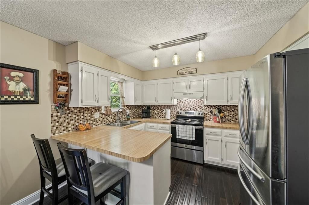 16304 W 126 Street — photo 10