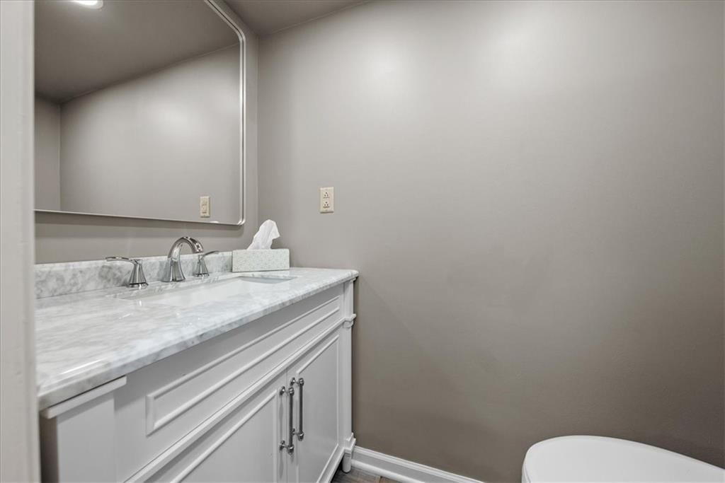 6601 W 65th Terrace — photo 36