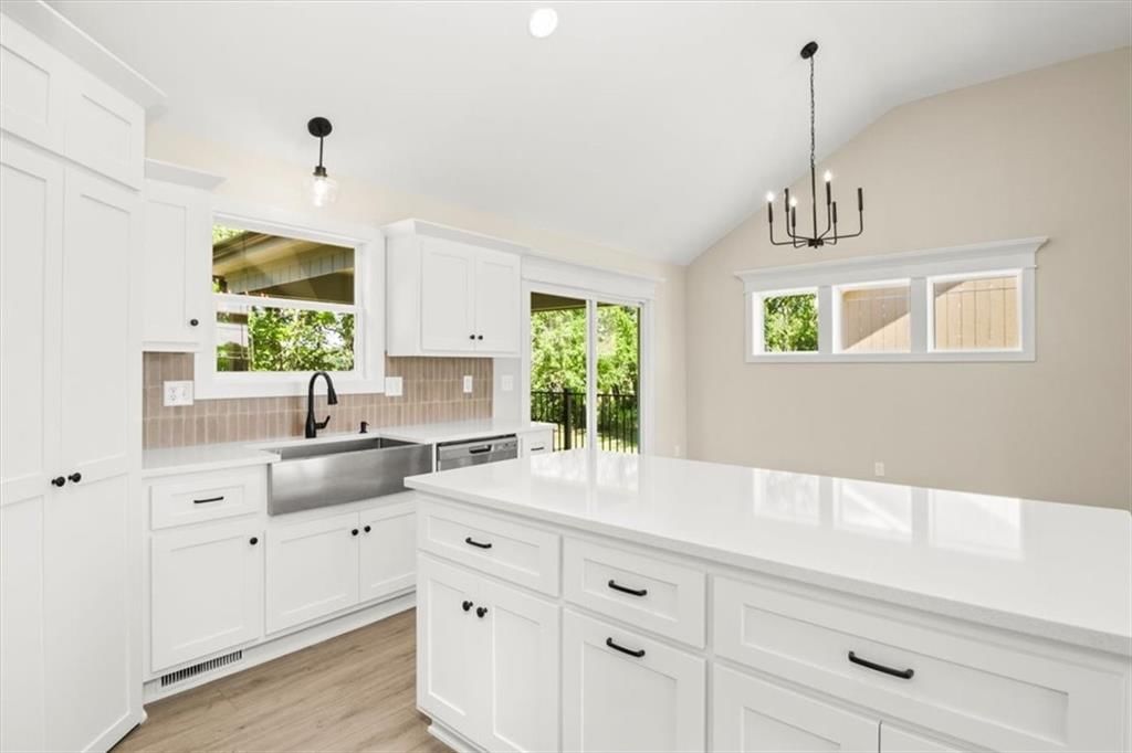 1308 N Holland Drive — photo 6