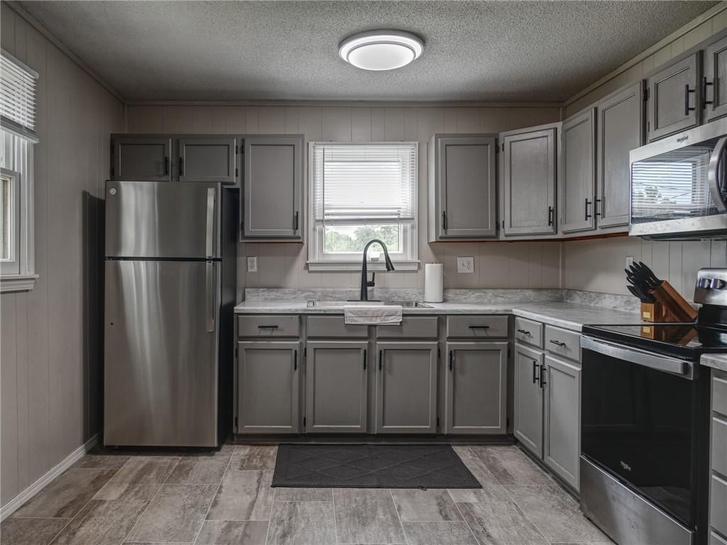 715 N Warren Street — photo 16
