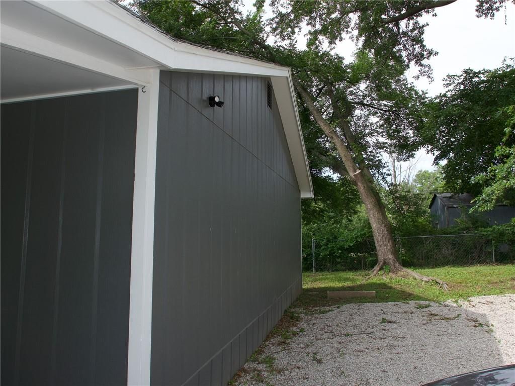 715 N Warren Street — photo 47