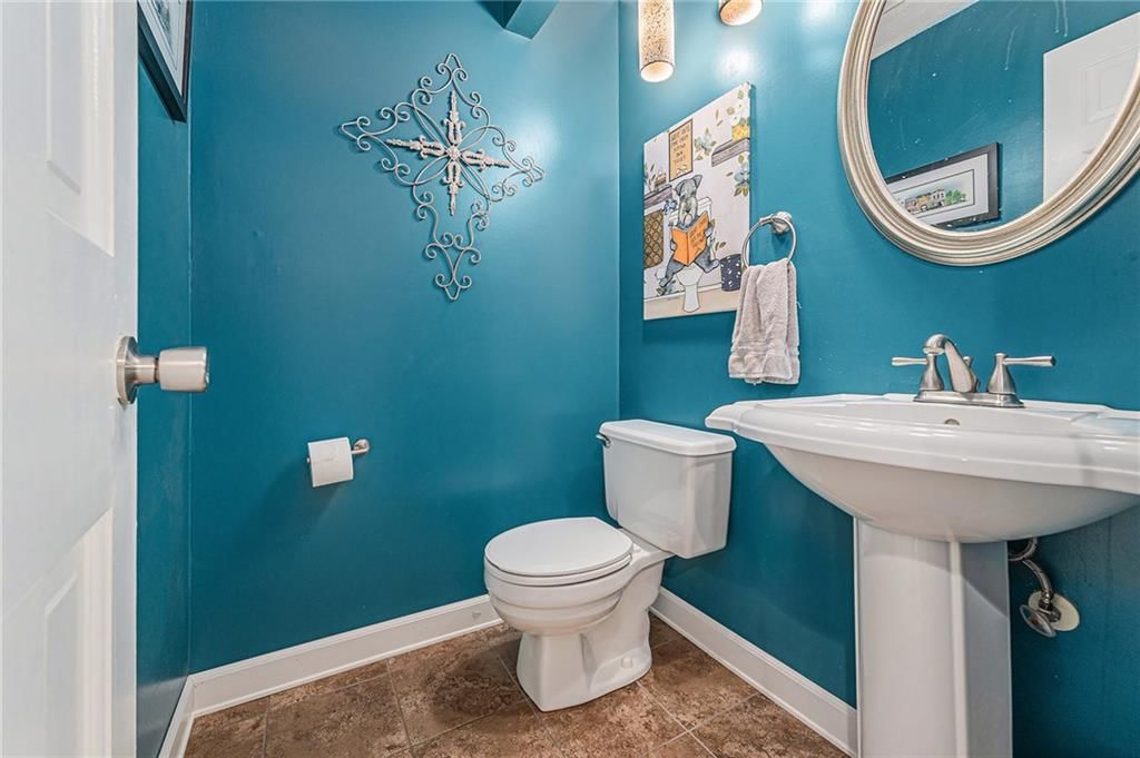 807 NW Bent Tree Drive — photo 12