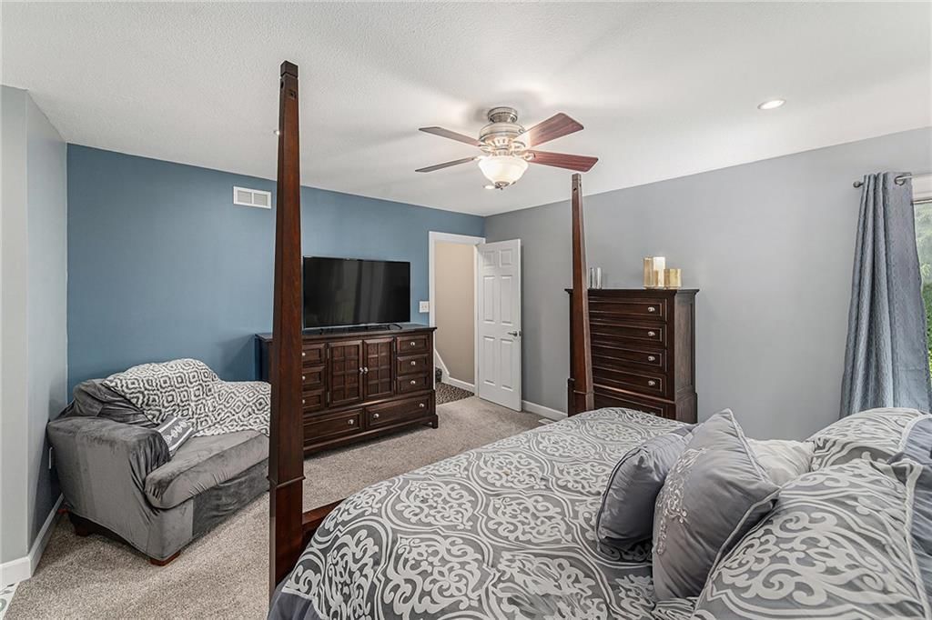 807 NW Bent Tree Drive — photo 14