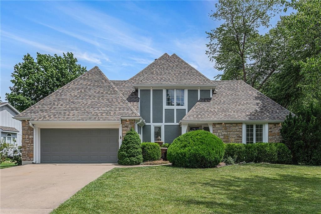 807 NW Bent Tree Drive — photo 3