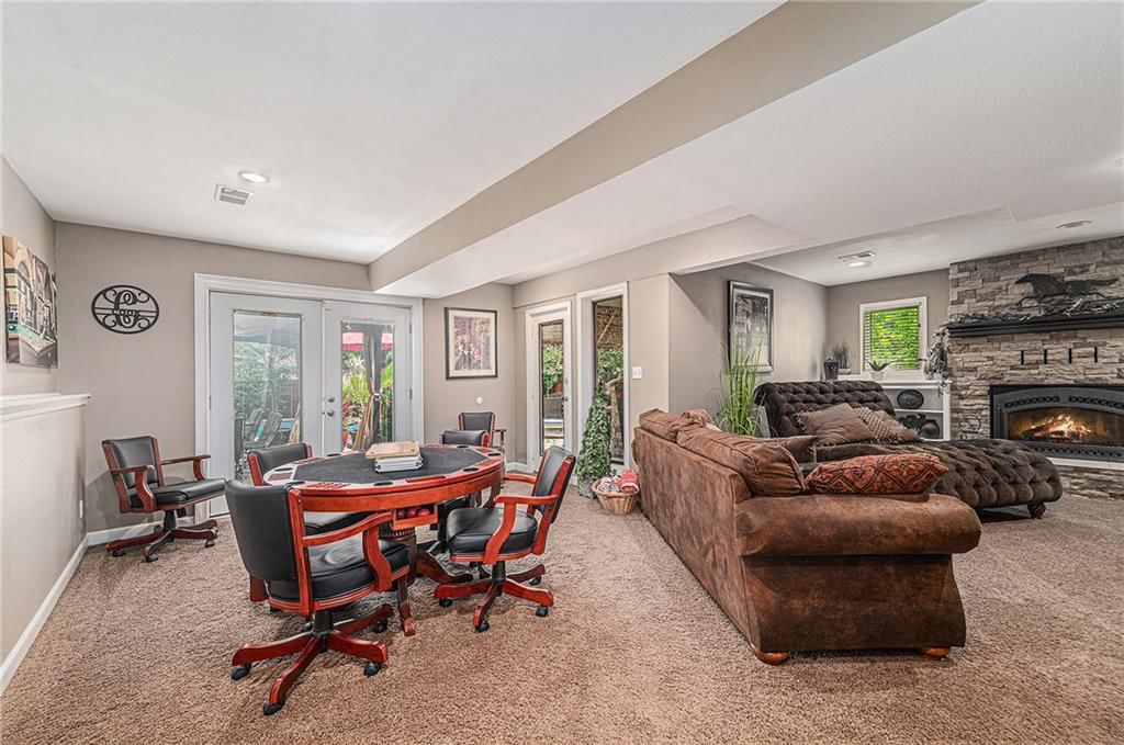 807 NW Bent Tree Drive — photo 23