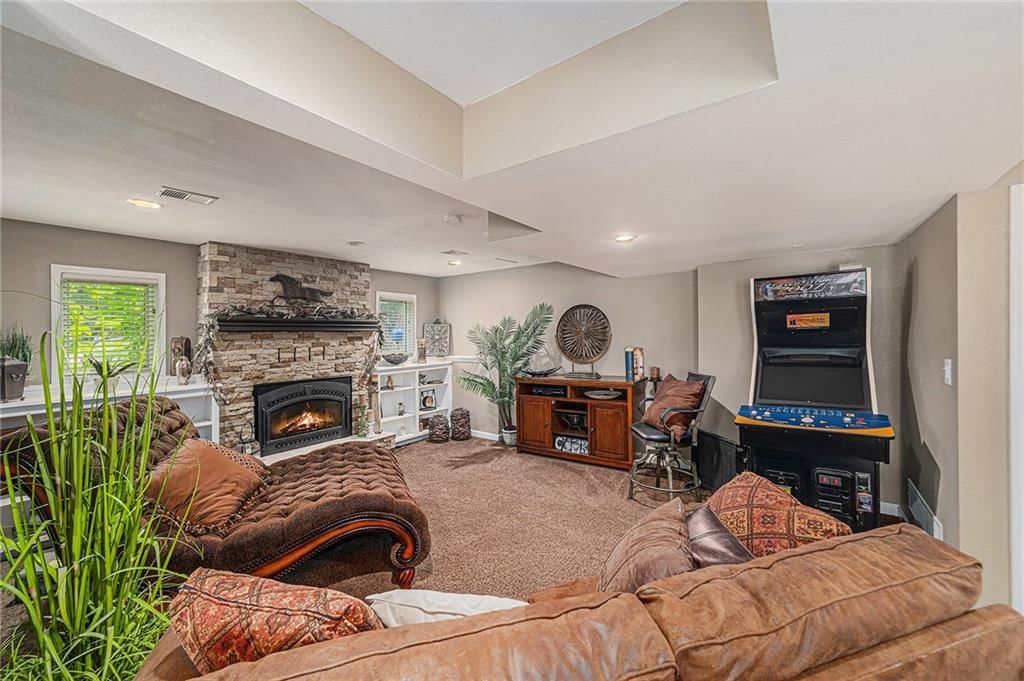 807 NW Bent Tree Drive — photo 24