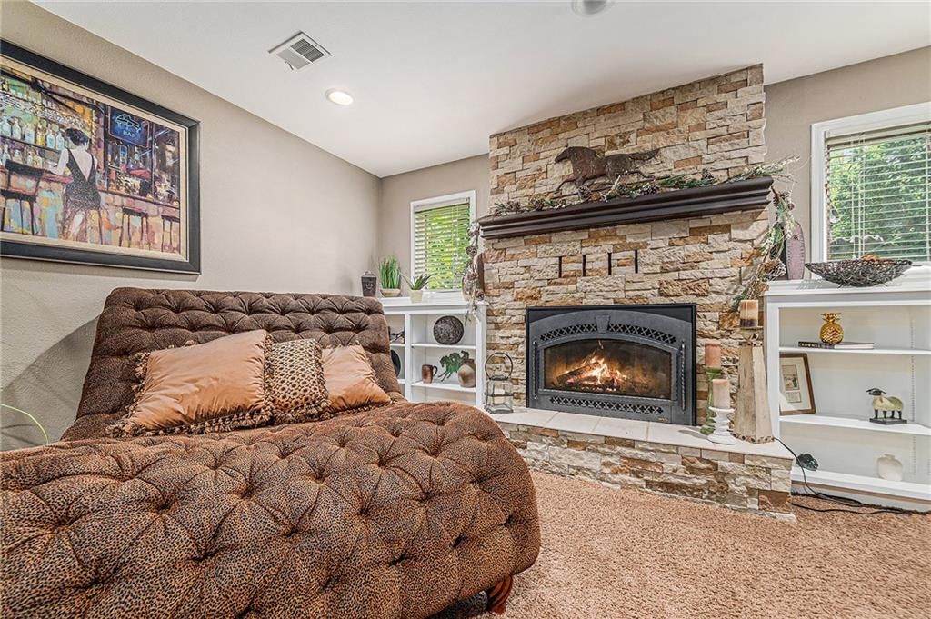 807 NW Bent Tree Drive — photo 25