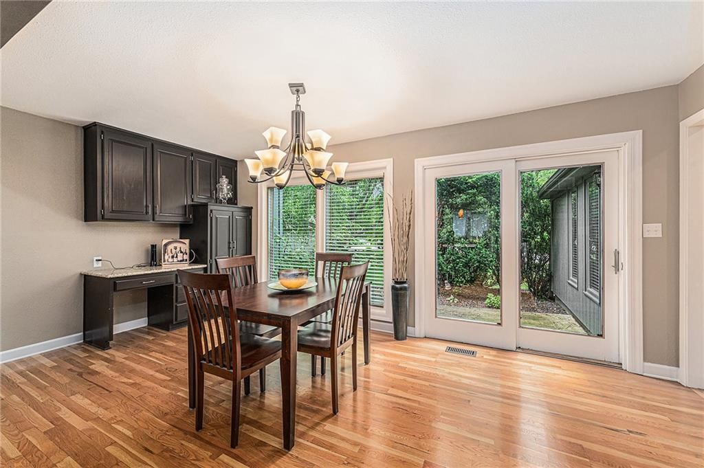 807 NW Bent Tree Drive — photo 10