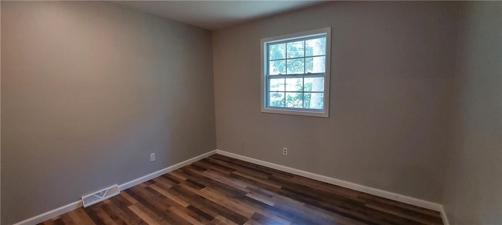 821-823 N Hamilton Street — photo 9