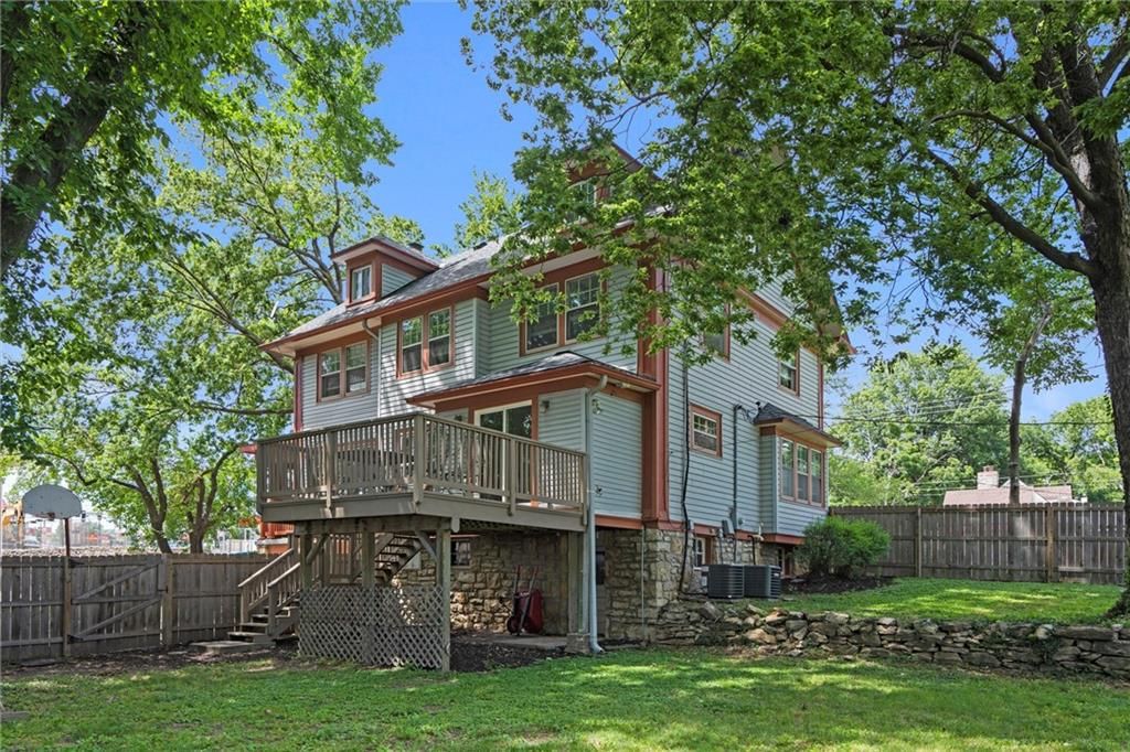 1535 W 75th Street — photo 36