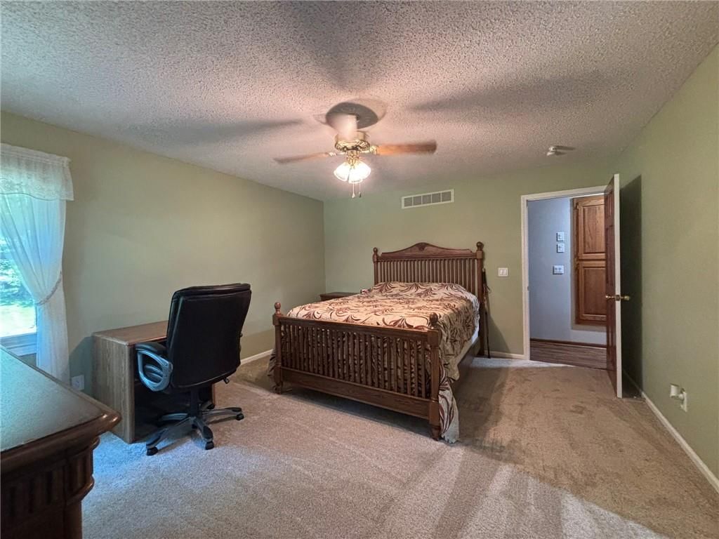 2109 Berkshire Drive — photo 18