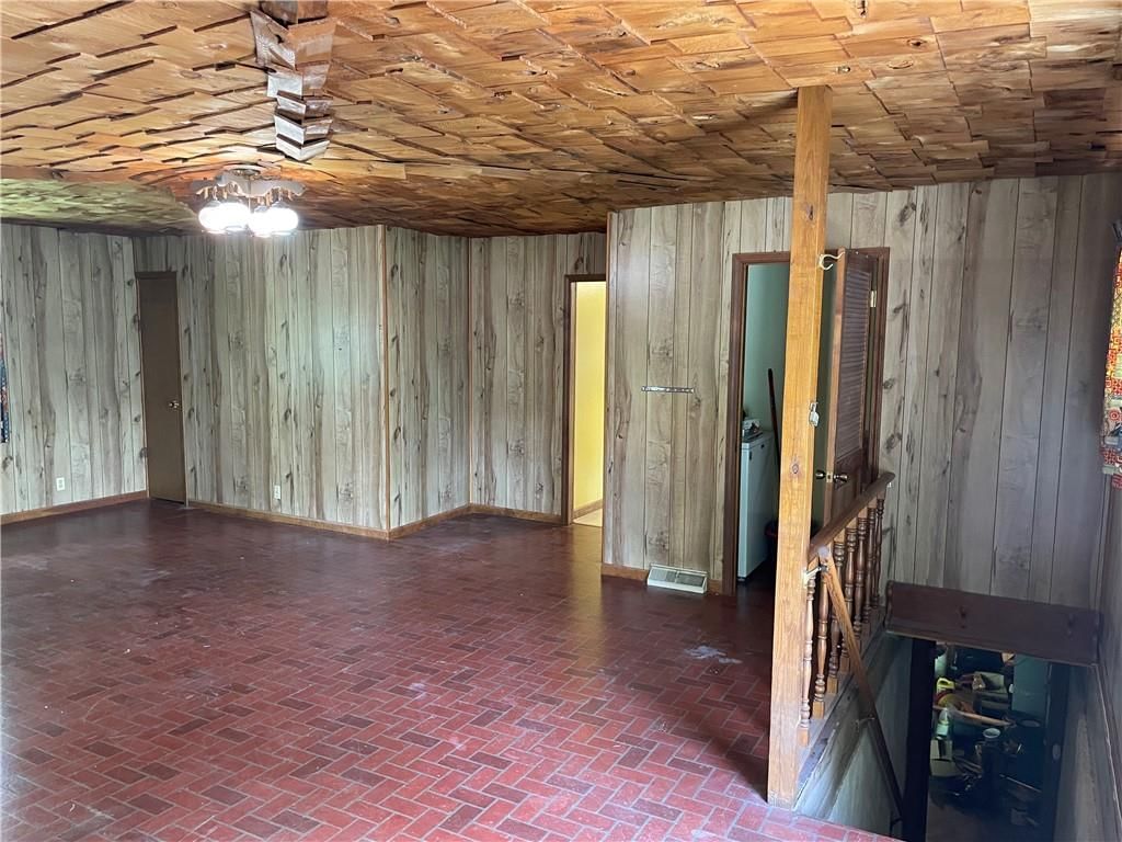 5249 Dixie Court — photo 4