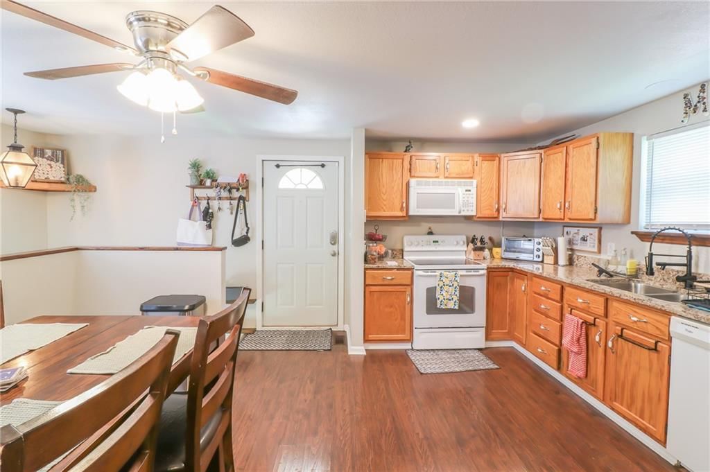 209 W South Railroad Street — photo 6