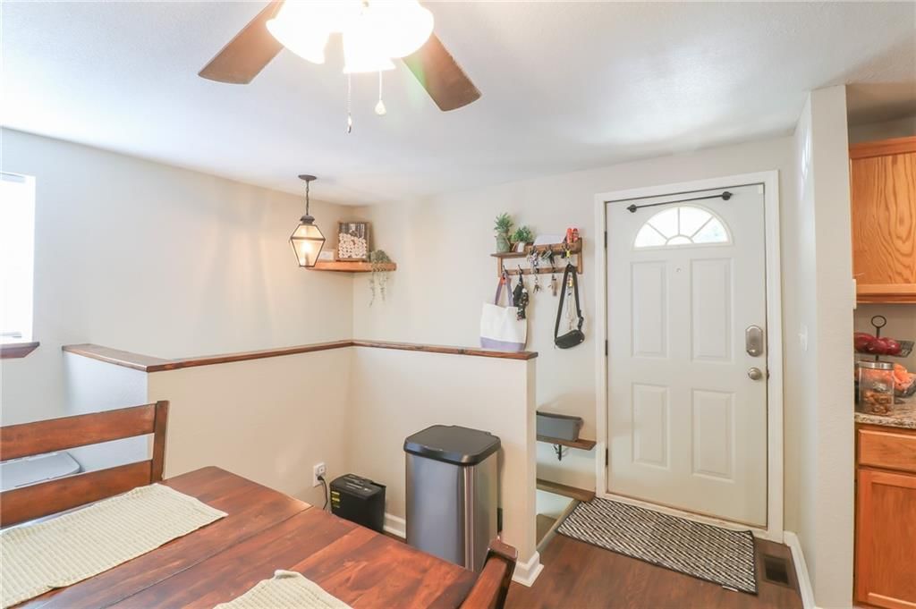 209 W South Railroad Street — photo 7