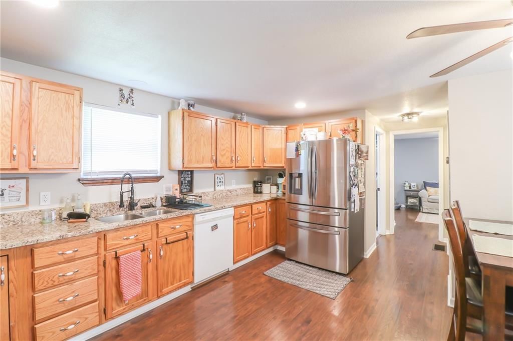 209 W South Railroad Street — photo 8