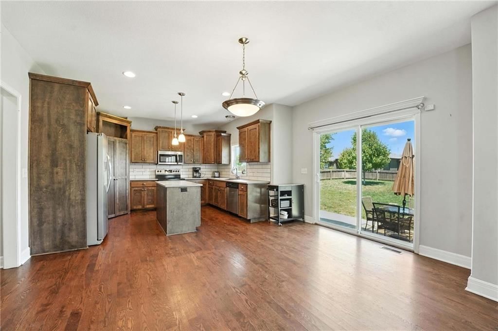 1009 SE Forest Ridge Court — photo 11
