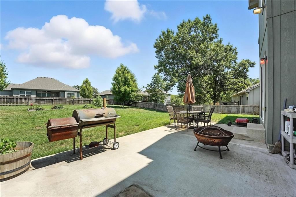 1009 SE Forest Ridge Court — photo 32