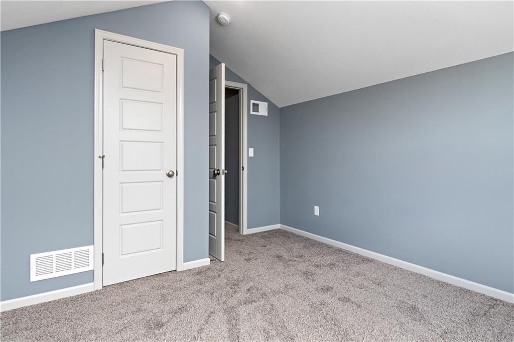 11214 N Oak Trafficway — photo 13