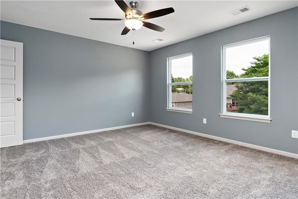 11214 N Oak Trafficway — photo 16