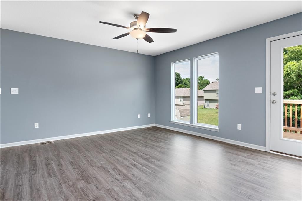 11214 N Oak Trafficway — photo 5