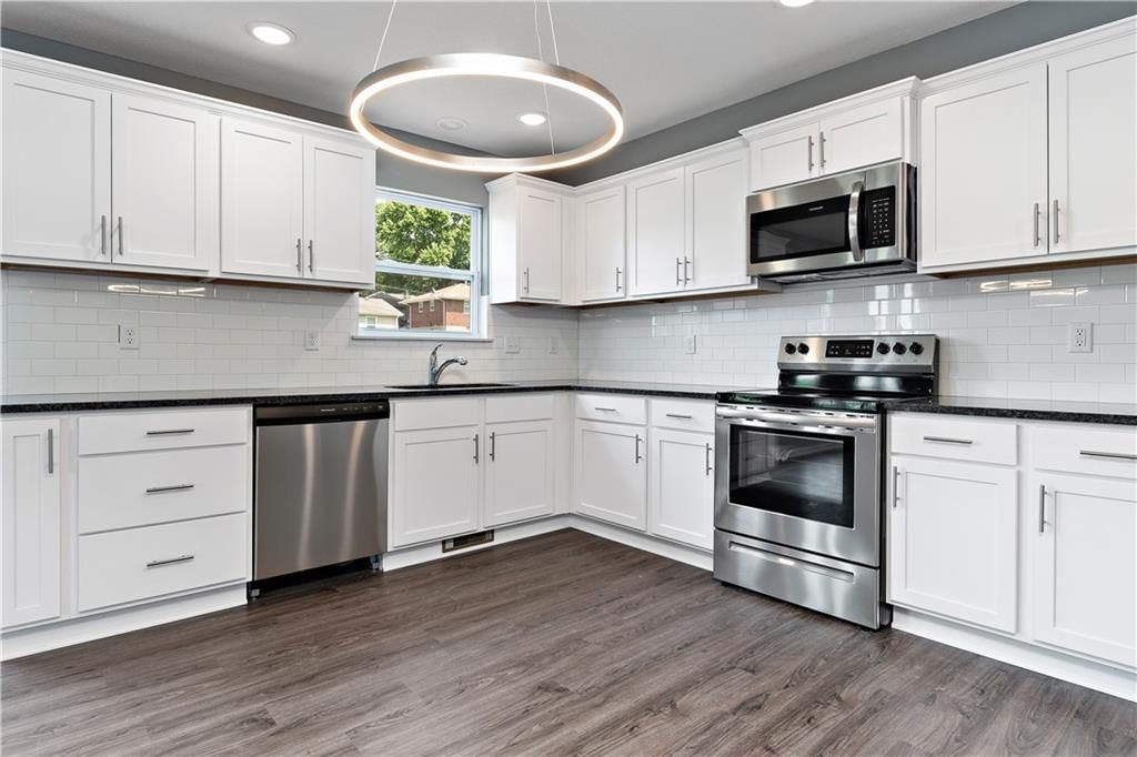11214 N Oak Trafficway — photo 6