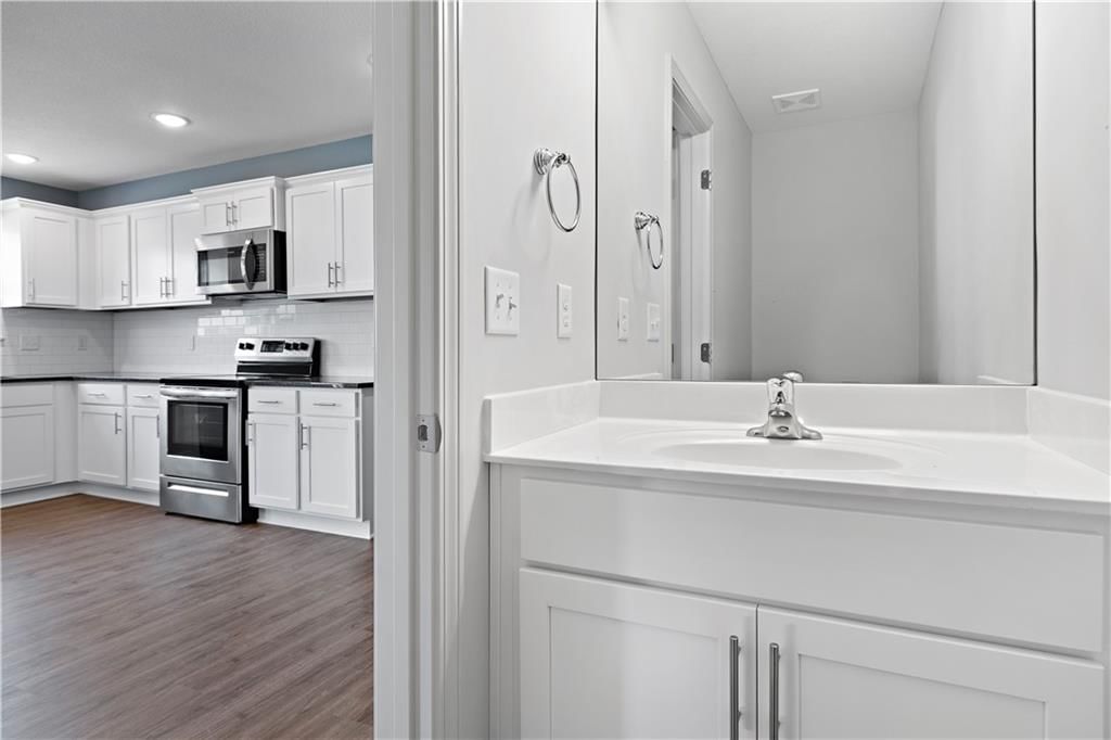 11214 N Oak Trafficway — photo 9