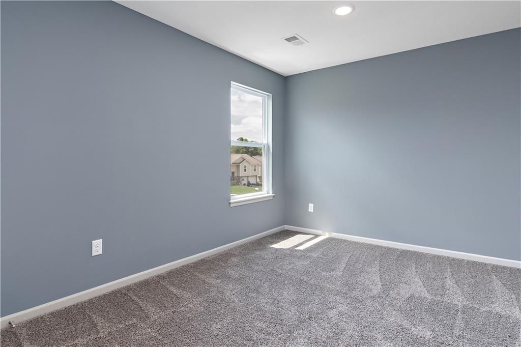 11214 N Oak Trafficway — photo 10