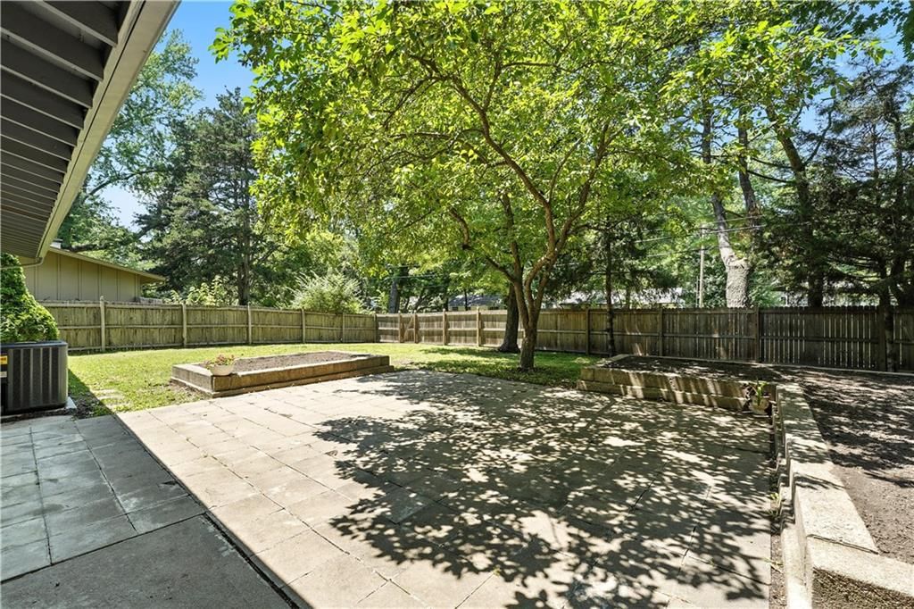 7604 Tomahawk Road — photo 36