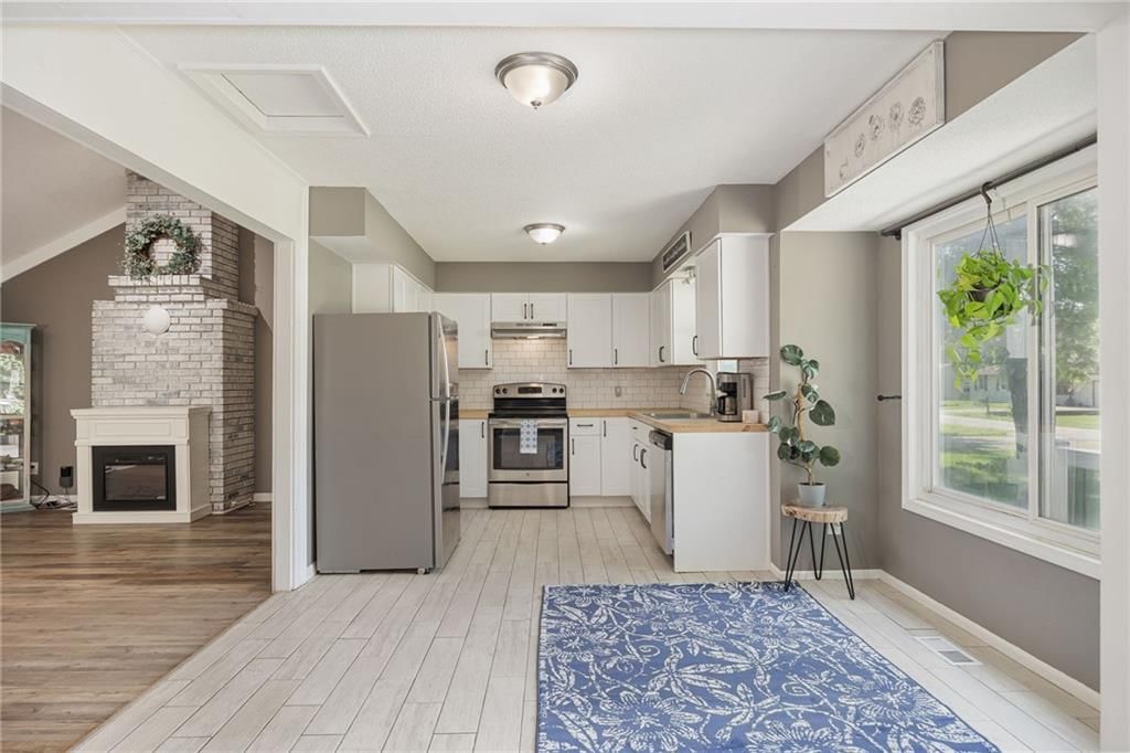 650 Walnut Place — photo 2
