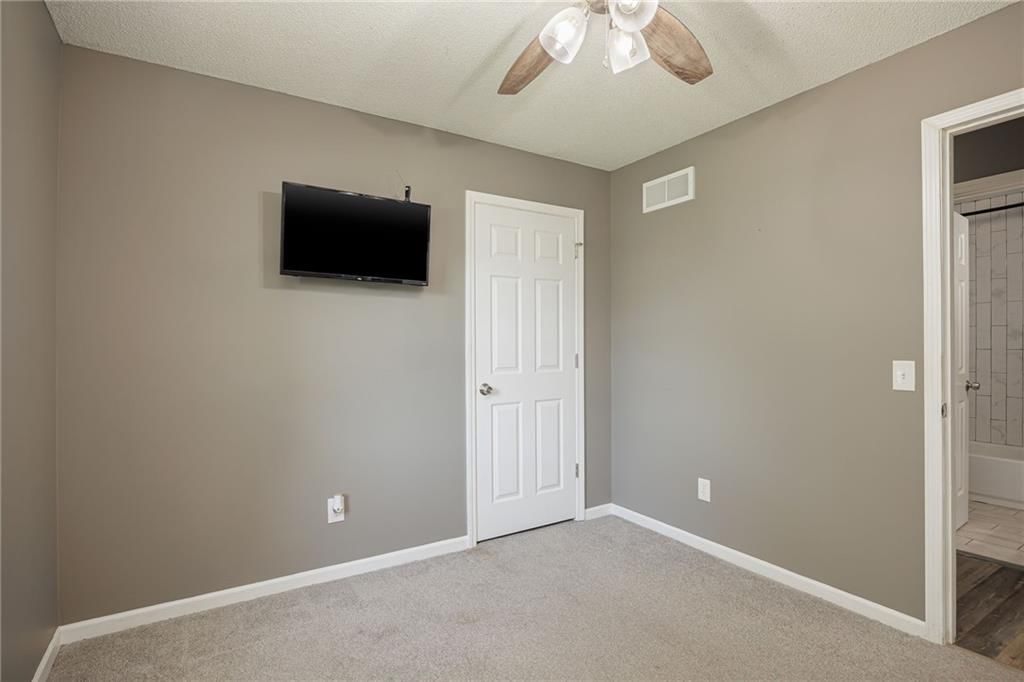 650 Walnut Place — photo 16