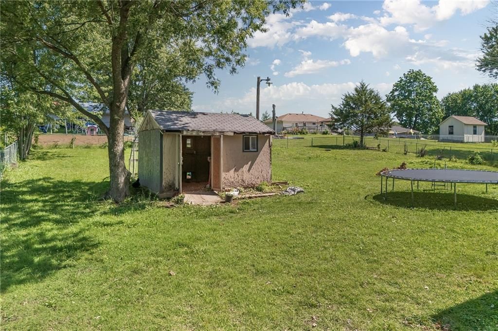 650 Walnut Place — photo 23