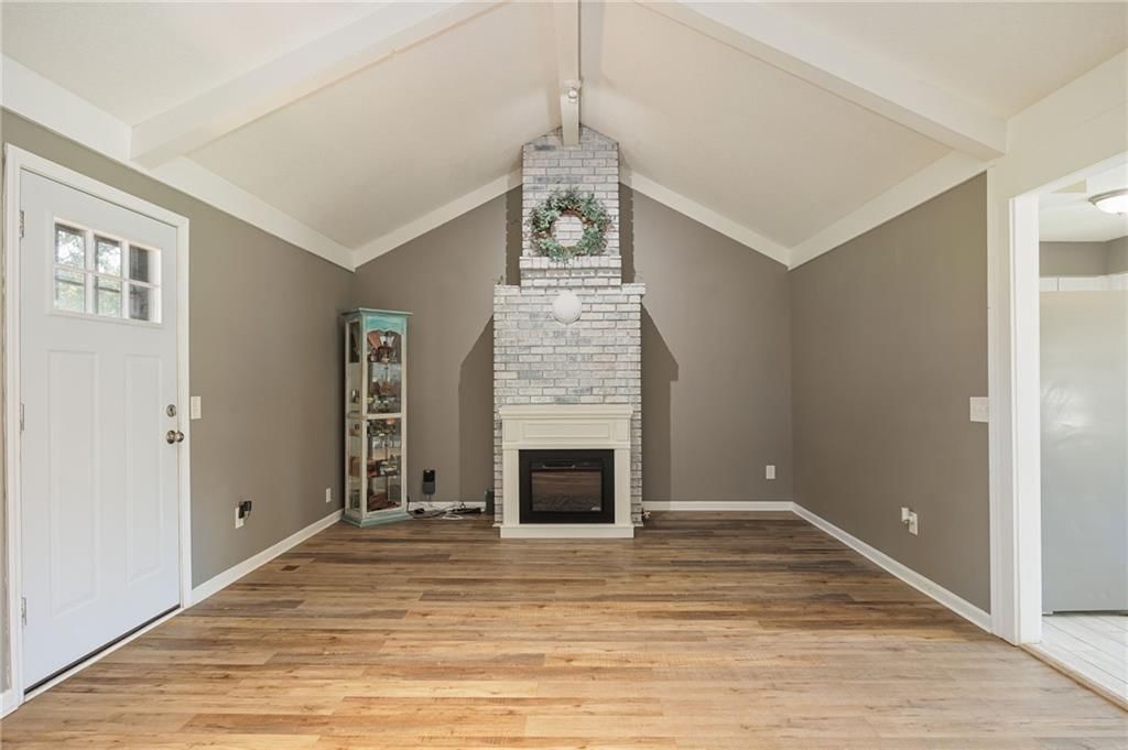 650 Walnut Place — photo 7