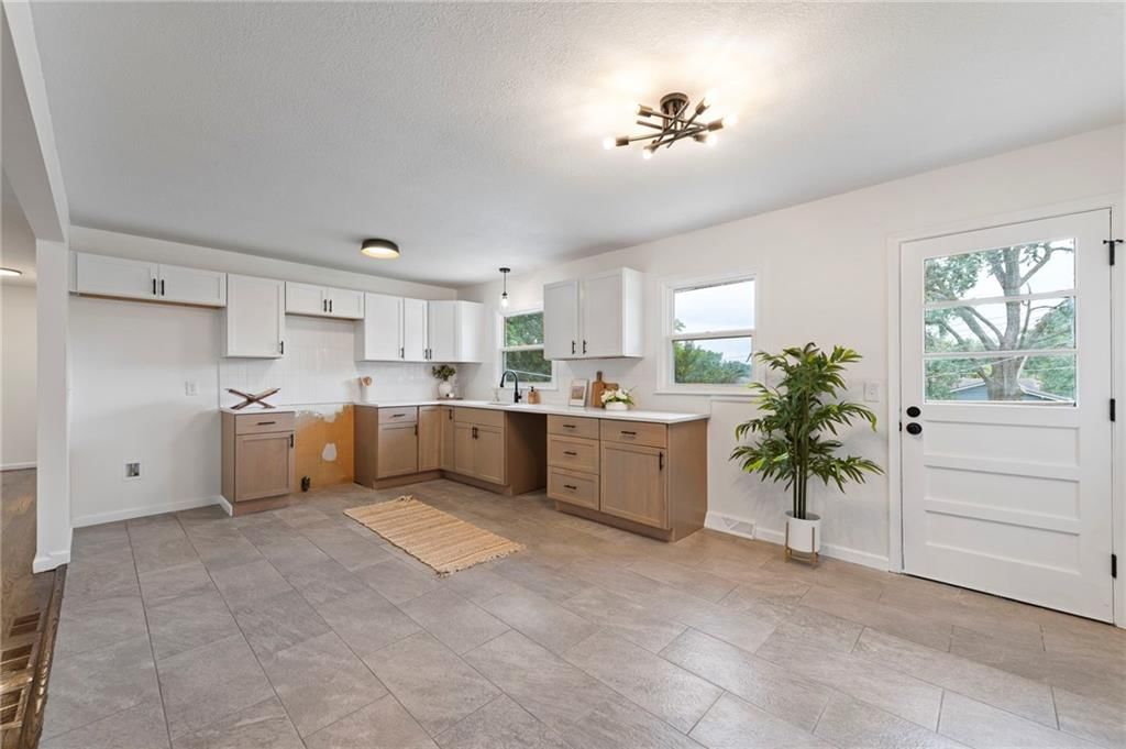 5441 Oliver Street — photo 11
