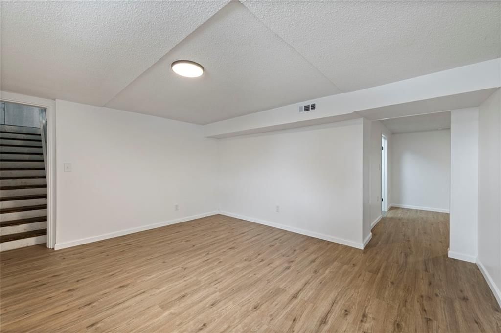 5441 Oliver Street — photo 25