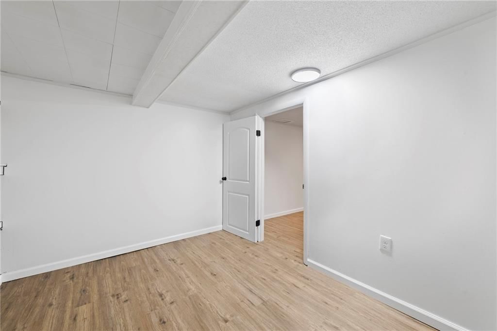 5441 Oliver Street — photo 33