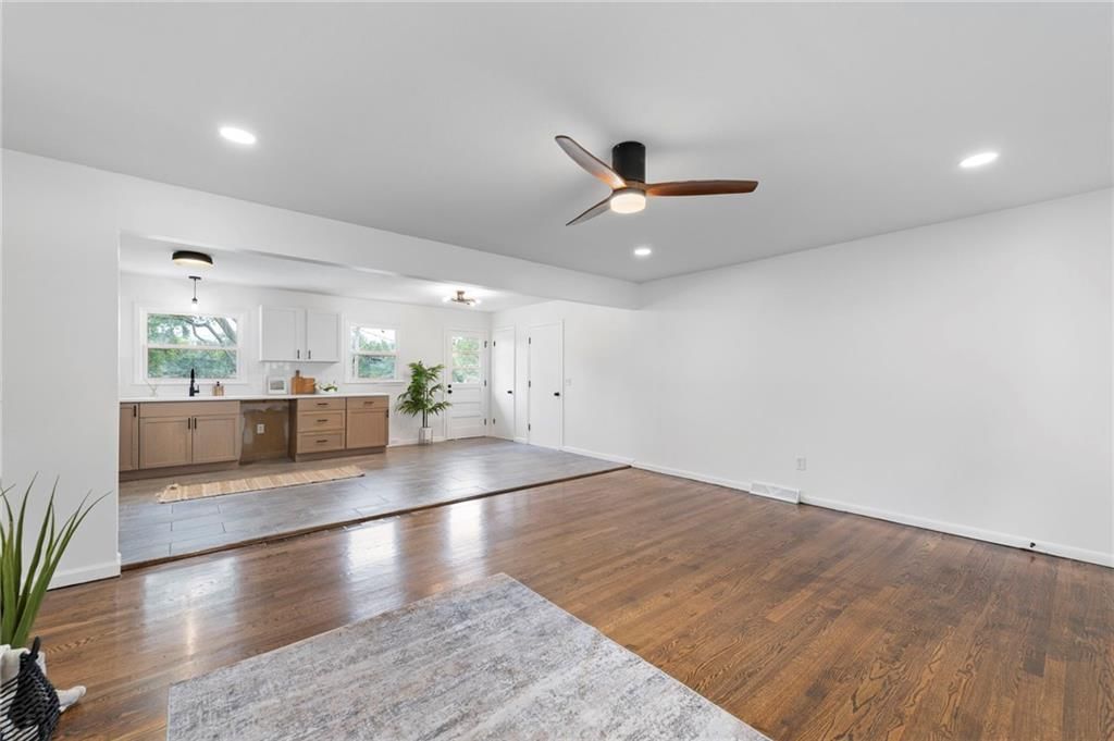 5441 Oliver Street — photo 10