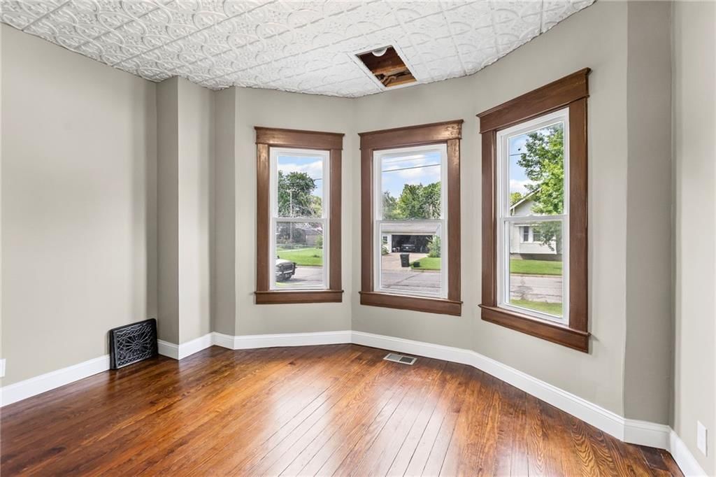 1004 S Willow Street — photo 14