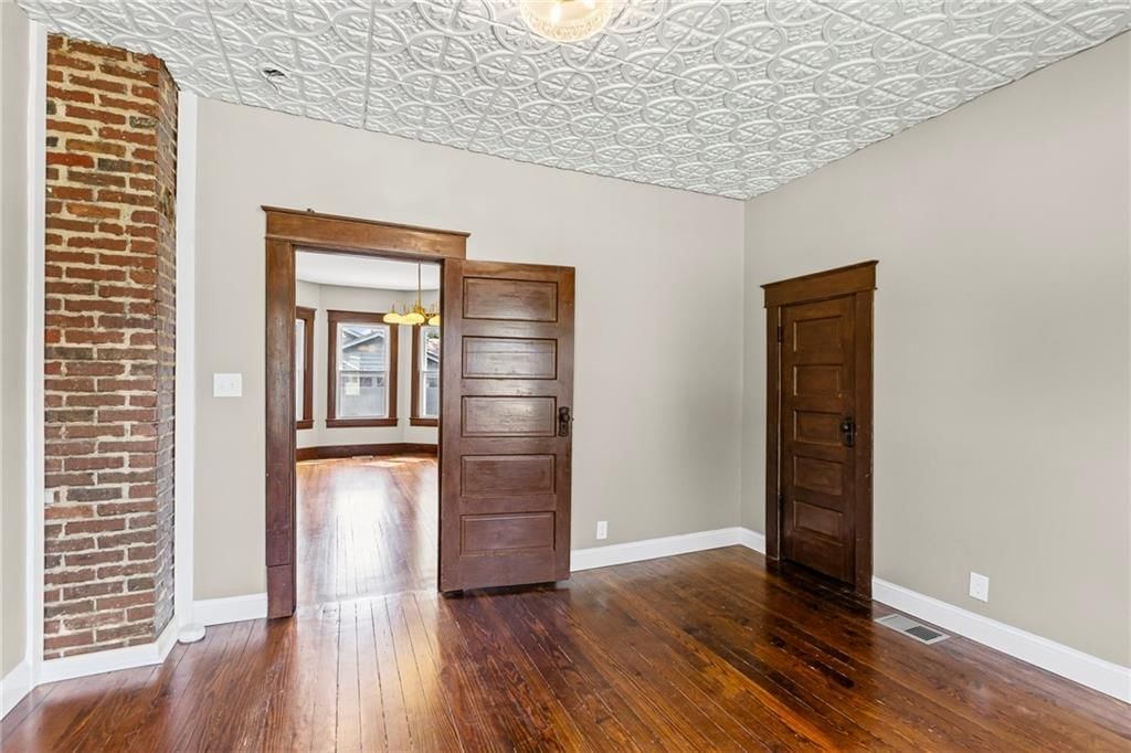 1004 S Willow Street — photo 15
