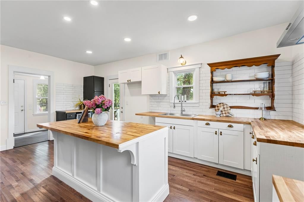 1004 S Willow Street — photo 18