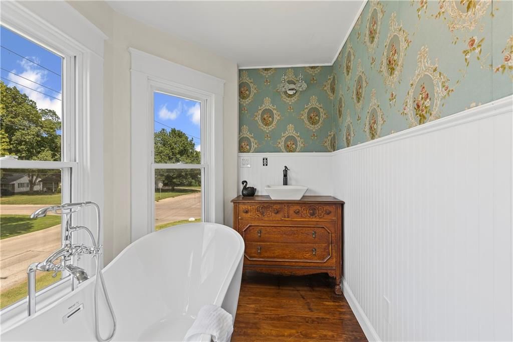 1004 S Willow Street — photo 27