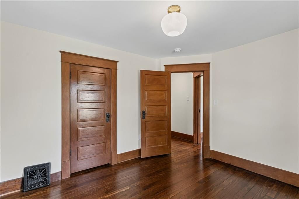1004 S Willow Street — photo 31