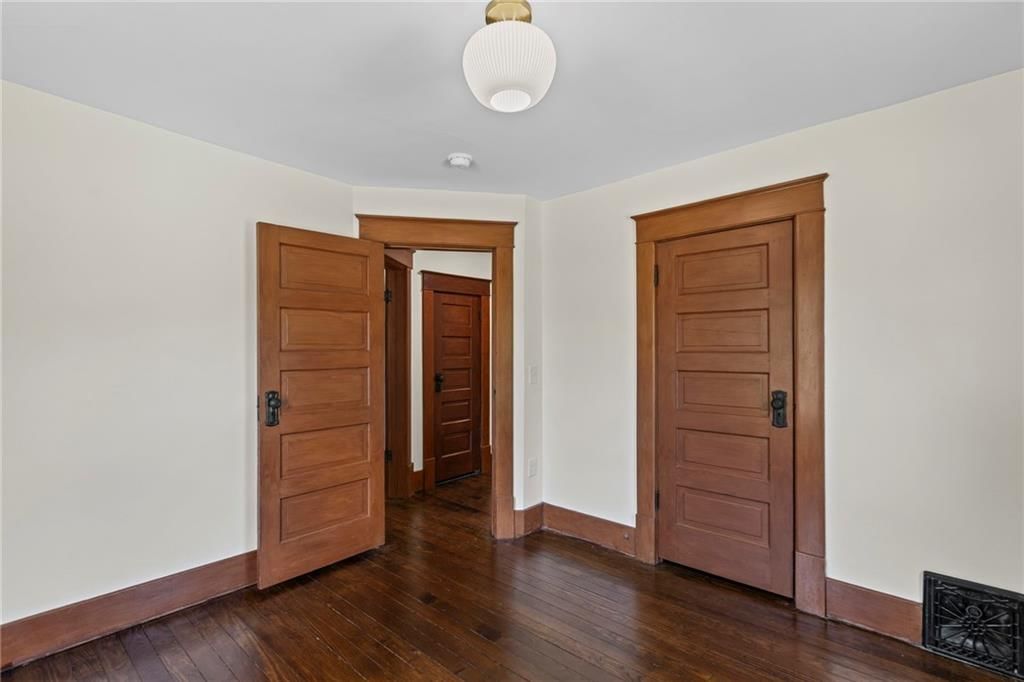 1004 S Willow Street — photo 33