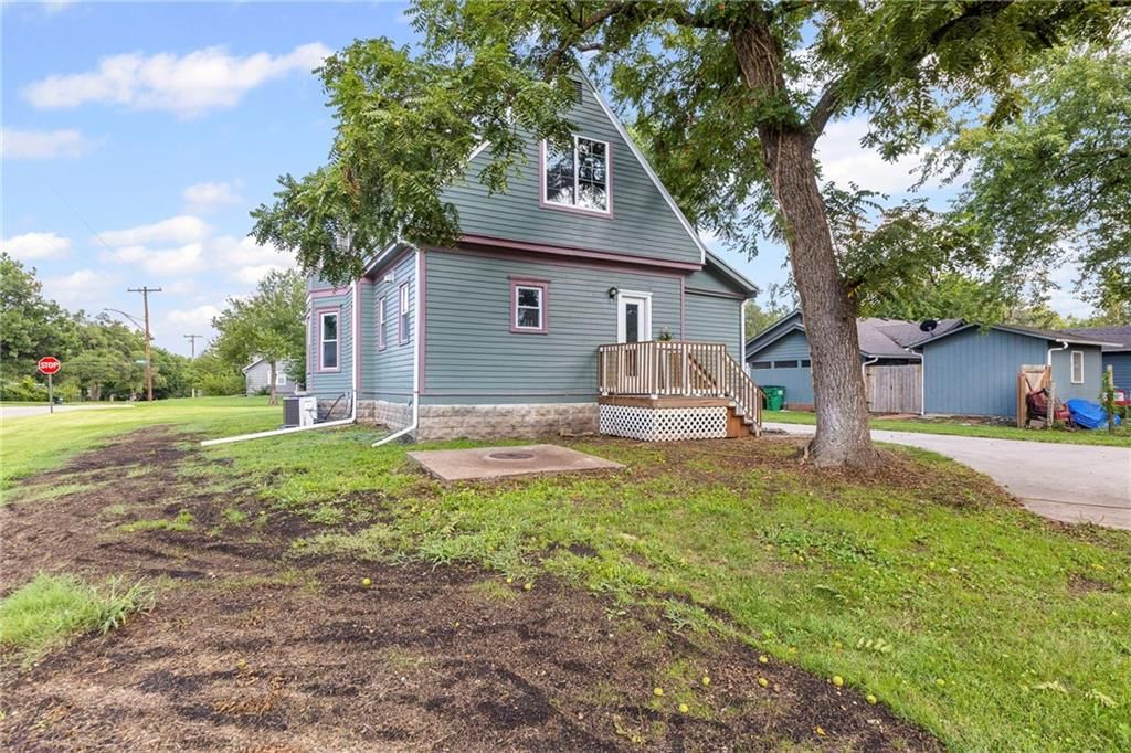 1004 S Willow Street — photo 45