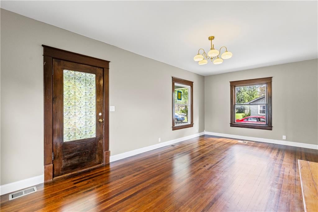 1004 S Willow Street — photo 7